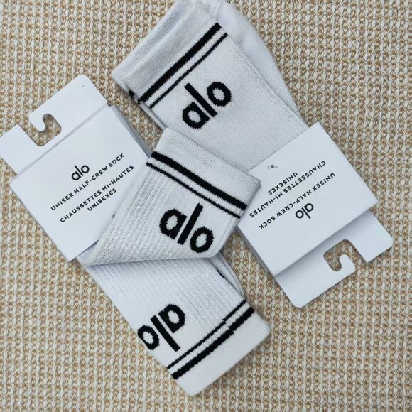 NWT ALO Yoga Retro Socks 2-Pack | Cushioned Arch Support - Picture 4 of 4